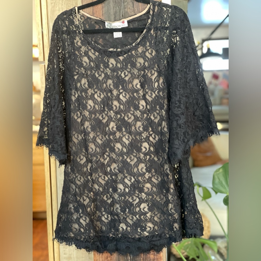 Flying Tomato lace cocktail dress